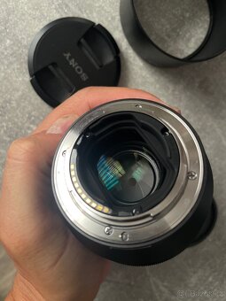 Sony 85/F1.8 - 3