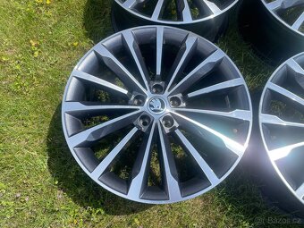 Škoda Trinity 5x112 8x19 et44 - 3