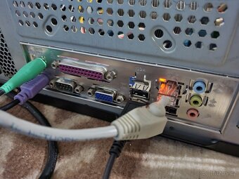 ga-m68m-s2p + Athlon 64 X2 4850e + 3gb ram + 512GPU - 3