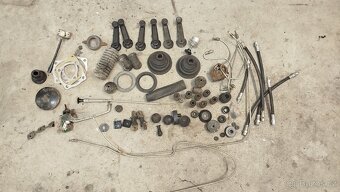 Soubor náhradních dílu Trabant 601 - VÍCE FOTOGRAFIÍ - 3