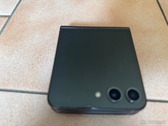 Prodám samsung z flip 5 ‘ 5g , 8gb 512 gb Grey - 3
