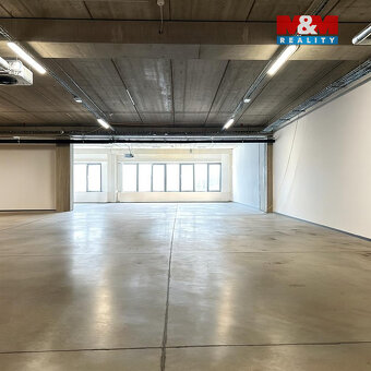 Pronájem multifunkčního objektu, 829 m², Nupaky ul. Komerční - 3