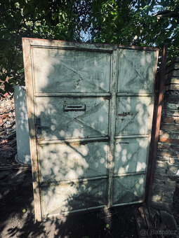 DVOUKŘÍDLÁ VRATA - 3