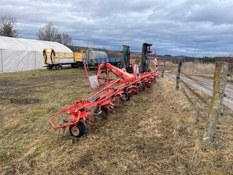 Prodám obraceč sena KUHN GF 7902 - 3