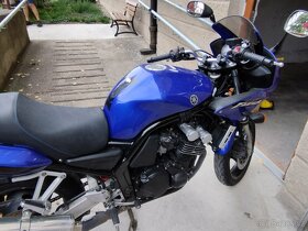 Yamaha FZS 600 - 3