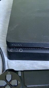 PlayStation 4 - 3