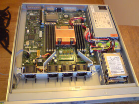 prodám4ks unikát original 1U server Sun Fire T1000 kompletní - 3