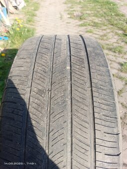 Prodám celoroční pneu Michelin R17 - 3