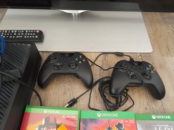 XBOX ONE 500GB + 6 her a dva ovladače - 3