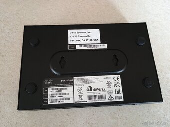 Switch CISCO 8 Port Gigabit SG110D-08 - 3