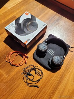 Bezdrátová sluchátka JBL Live 650BTnc - 3
