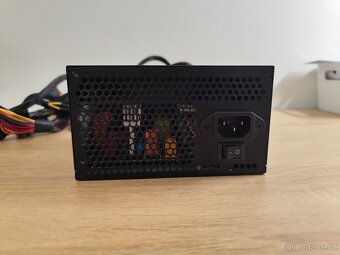 GIGABYTE P650B - 3
