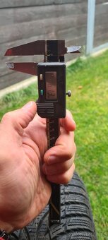 Nokian 185/60 R 15 zimni - 3