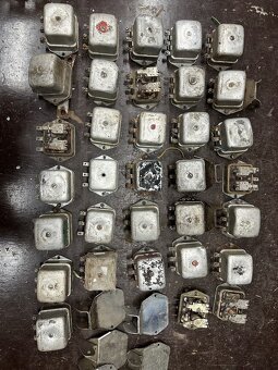 Predám skrinkový regulátor napati JAWA ČZ 175 250 35 - 3