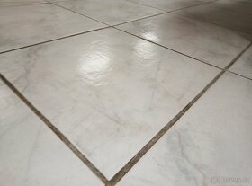 koupím dlažba mramor 31,5 x 31,5 cm - 3