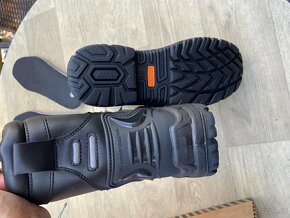 Pracovní zimní boty Bennon poloholeňové vel. 43 - 3