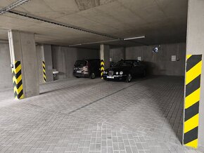 Parkováni v Kolíne garaž - 3