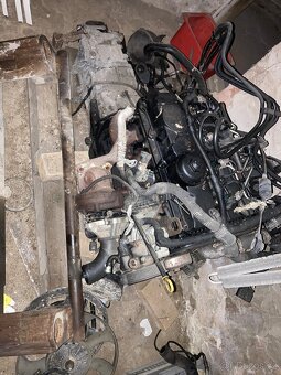 Motor 2,4tdci ford transit - 3