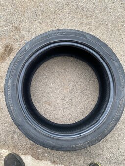 2x 225/45 R18 - 3