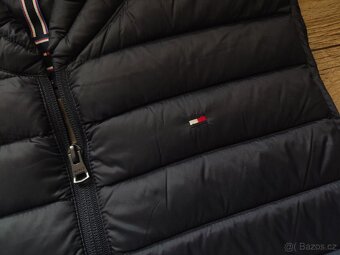Tommy Hilfiger navy pánská péřová vesta - vel.S - 3