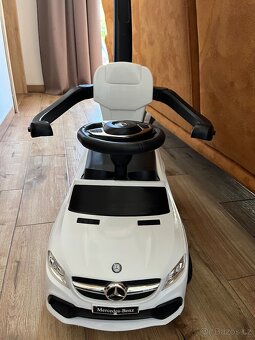Odrážedla Mercedes s vodicí tyčí - 3