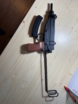 Prodám airsoftový manuální samopal Scorpion - 3