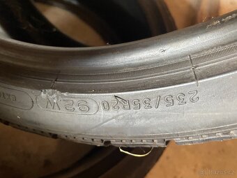 235/35 r20 zimní michelin - 3
