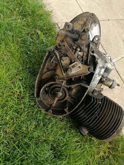 Jawa 250 motor - 3