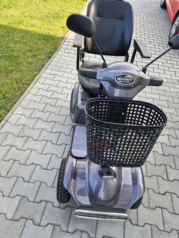 Skutr čtyřkolový pro seniory - invalidní vozík - 3