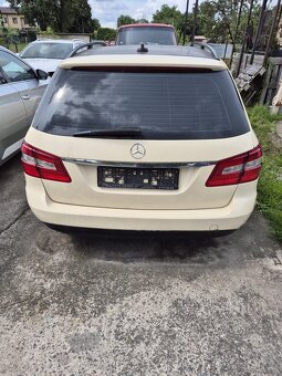 Mercedes-Benz e classe taxi nepojízdné - 3