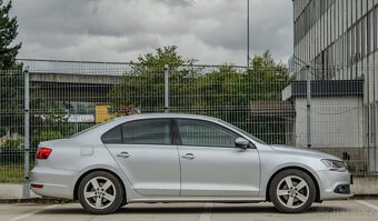 Volkswagen Jetta 1.6 TDI Comfortline DSG - 3