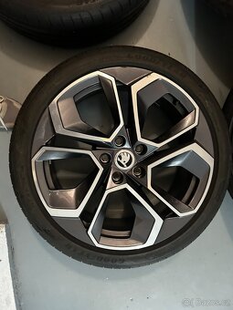 Letní sada kol Škoda Octavia IV RS 225/40/19 - 3