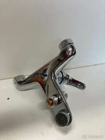 Sprchová baterie na zeď s hadicí - 3