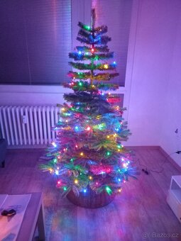 Umělý vánoční stromeček plus ratanový koš - 3