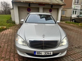 221 Mercedes-Benz - 3