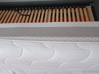 Kvalitní postel včetně roštu a matrace - 3