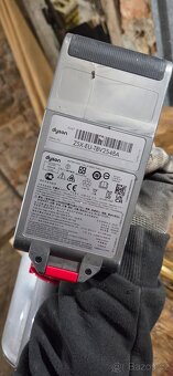 Vysavač Dyson V15 - 3