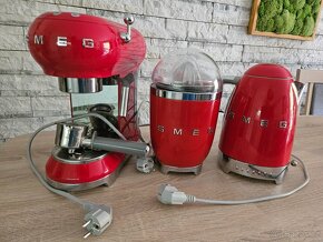SMEG presovač, Odšťavňovač Smeg 50´Retro Style/červená barv - 3