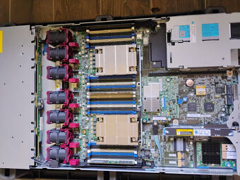 2x server HPE ProLiant DL360 Gen9 v4 28-Core 2.40 GHz2 - 3