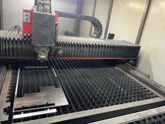 Plazmový řezací stroj PIERCE RUR 2700 GP - 3