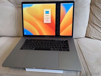 MacBook Pro 15-inch, 2018, 16 GB RAM, 500GB SSD - 3