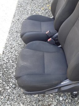 Sedačky Toyotaa Avensis - 3