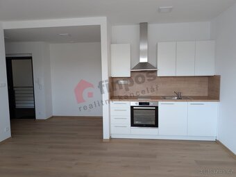 Pronájem bytu 1+kk, 40m2 v ulici Nádražní, Vlašim. - 3