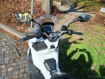 Skútr Sym ADX 125 L/C ABS - 3