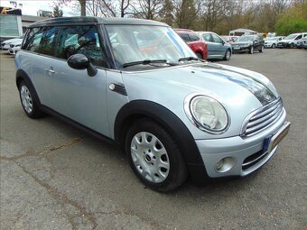Mini Cooper Clubman
Ojeté, 2007, 299 000 km - 3