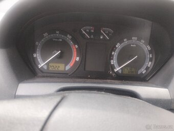 Škoda Fabia na náhradní díly - 3