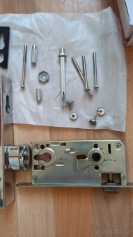 kování na dveře bezpečnostní - 3