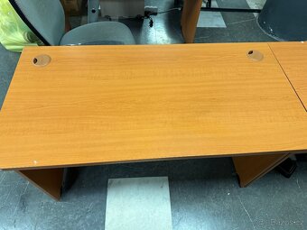 Pracovní stůl 120×60 - 2 000 Kč za 3 ks, 2 500 Kč za 4 ks, 4 - 3