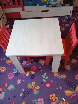 Dětský stoleček a dvě židle - 3