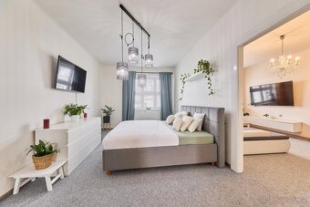 Prodej prostorného bytu 3+1 s lodžií u centra Pardubic - 3